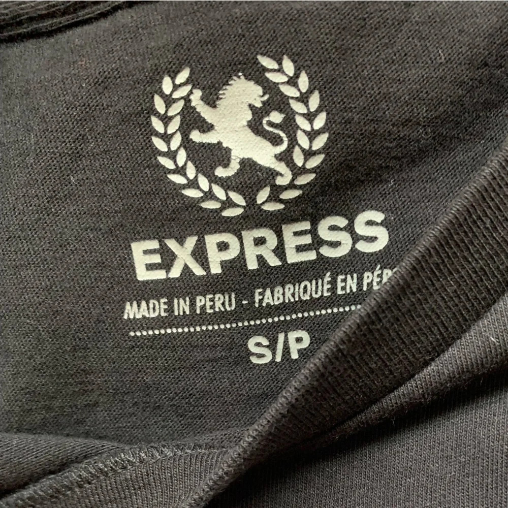 Express Iconic T-Shirt - Picture 3 of 3